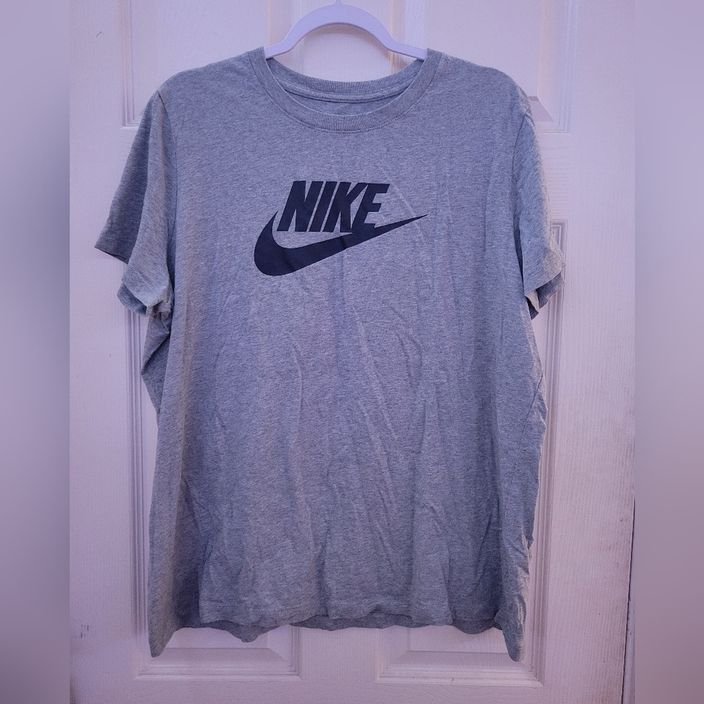 Nike Women's Gray T-Shirt